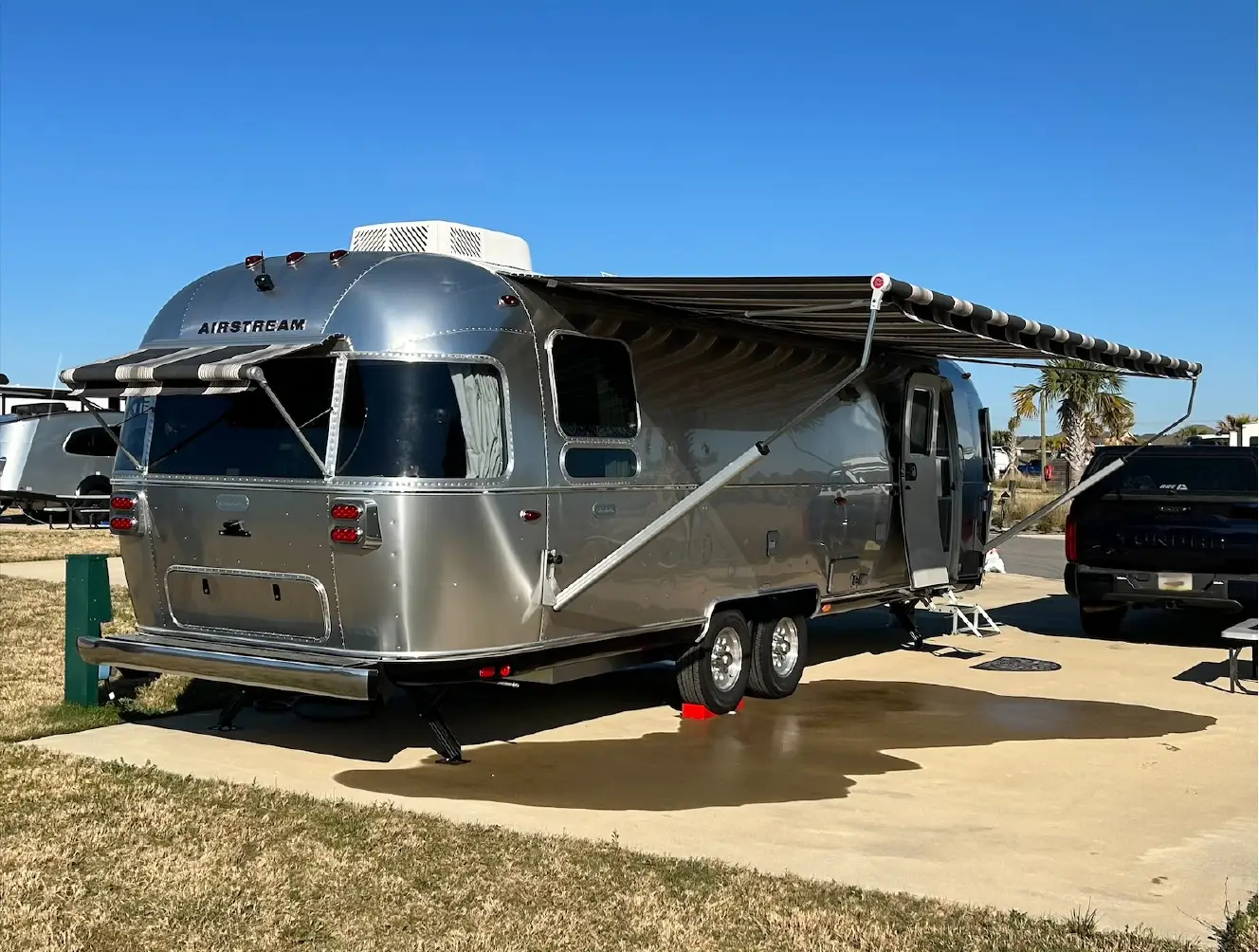 Used 2025 Airstream Globetrotter 30rbq in Indian Mound, TN - 5042047398 ...