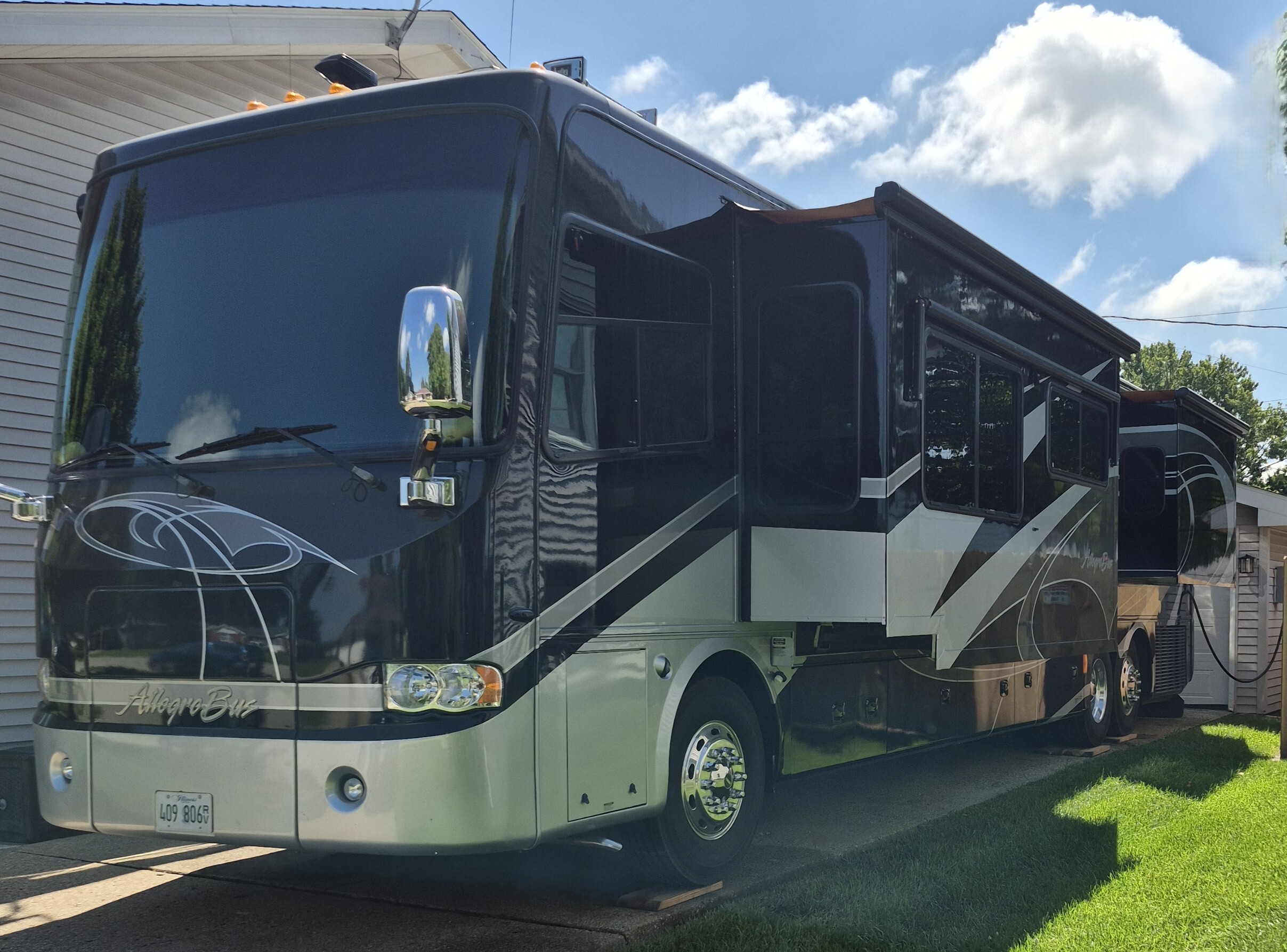 2008 Tiffin Motorhomes ALLEGRO BUS 43 QRP in springfield IL