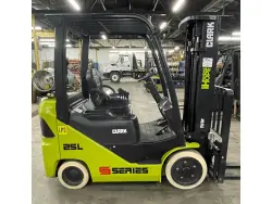 2023 CLARK S25C