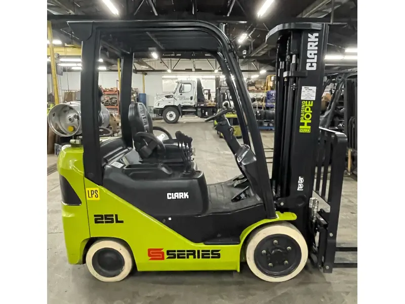 2023 CLARK S25C