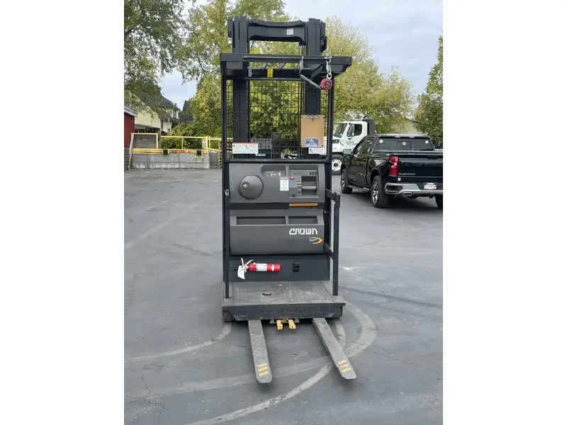 2018 Crown SP3520-30