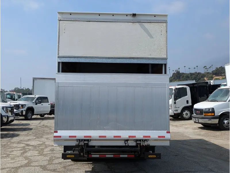 2024 Isuzu NRR