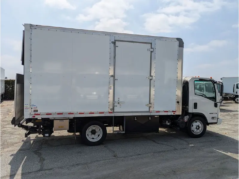 2024 Isuzu NRR