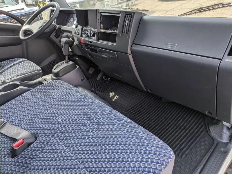 2024 Isuzu NRR