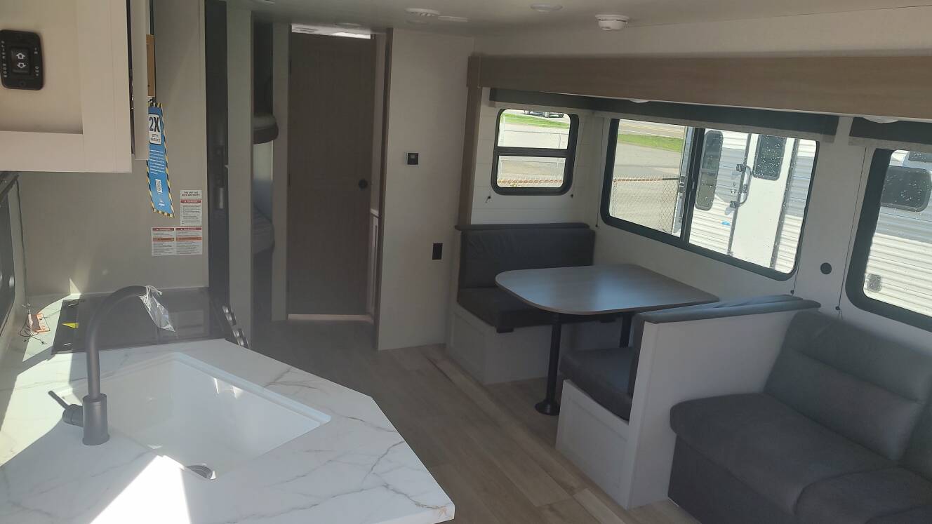 A photo of this 2027 Jayco Jay Flight 261BHS