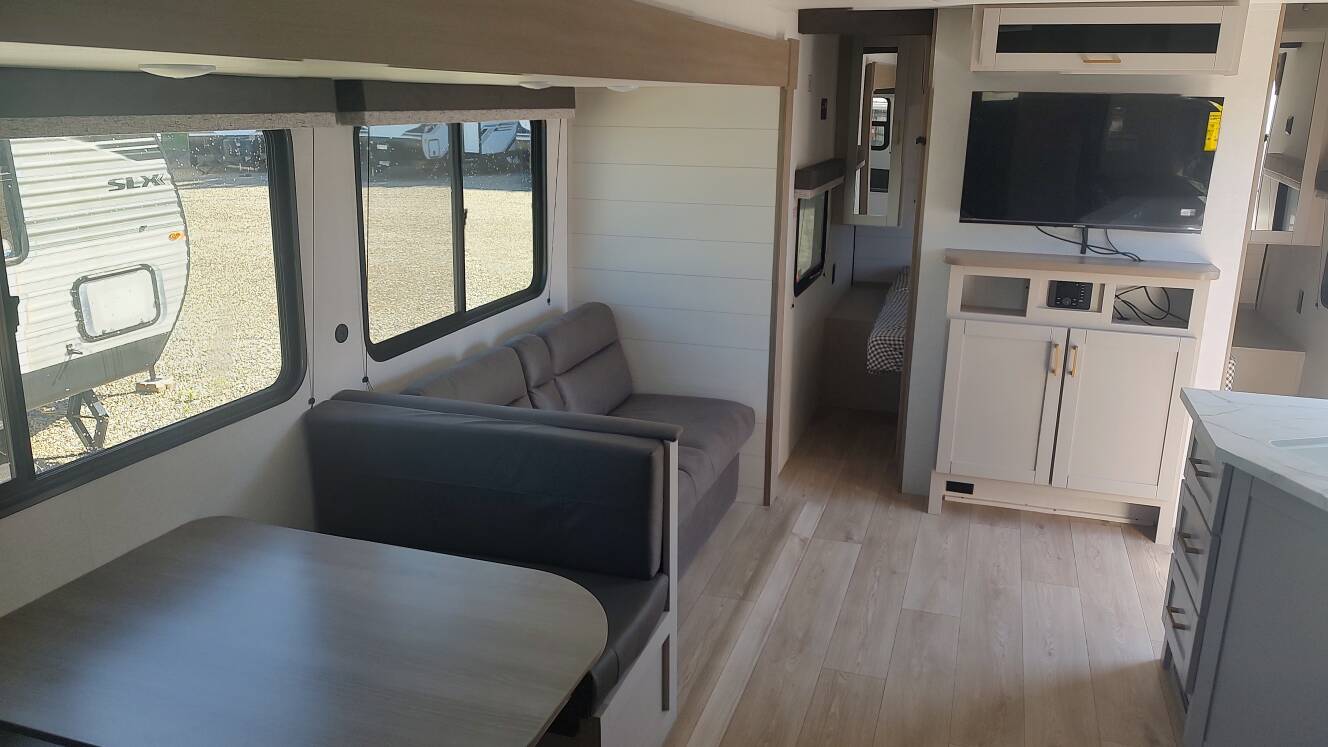 A photo of this 2027 Jayco Jay Flight 261BHS