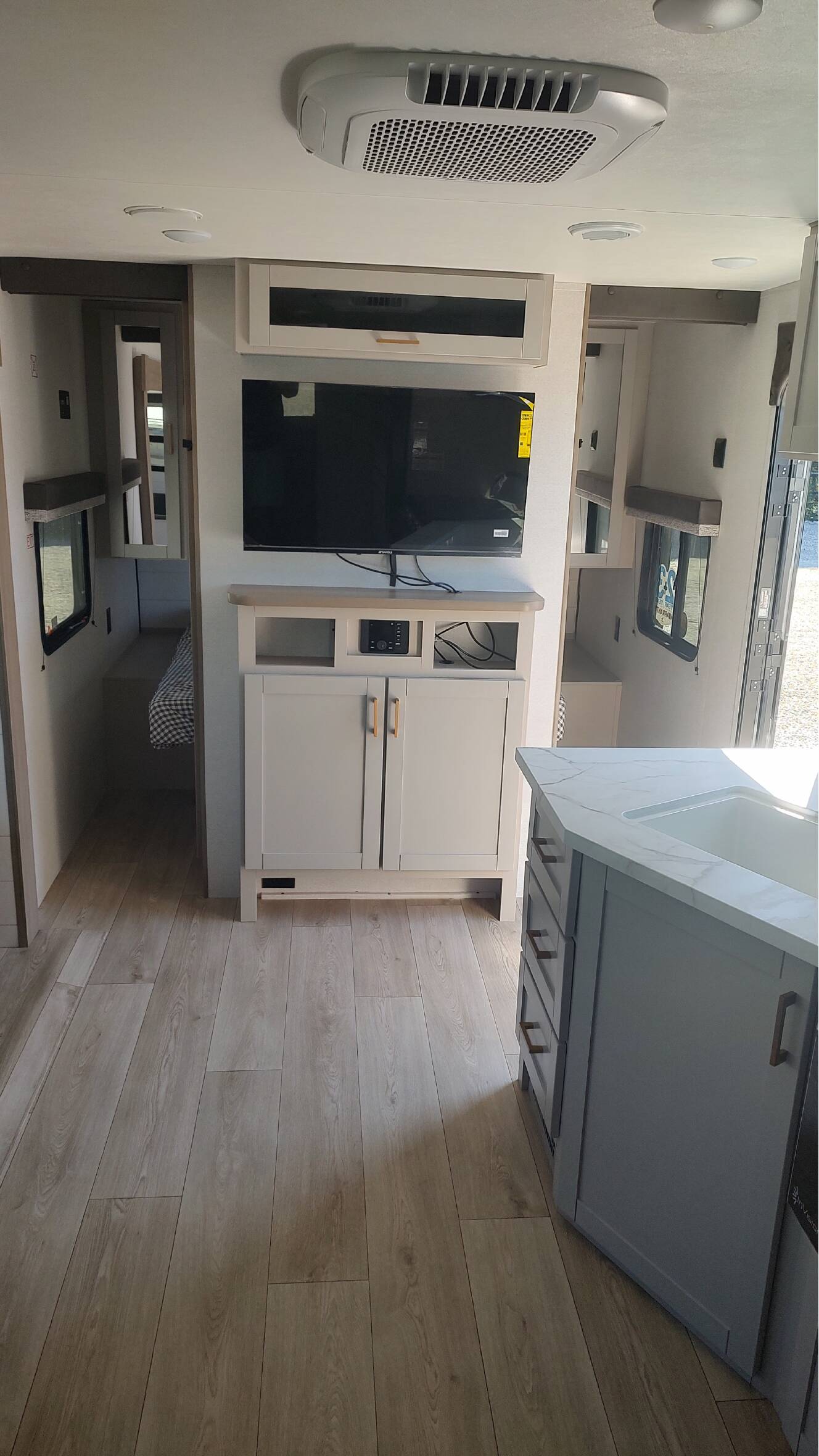 A photo of this 2027 Jayco Jay Flight 261BHS