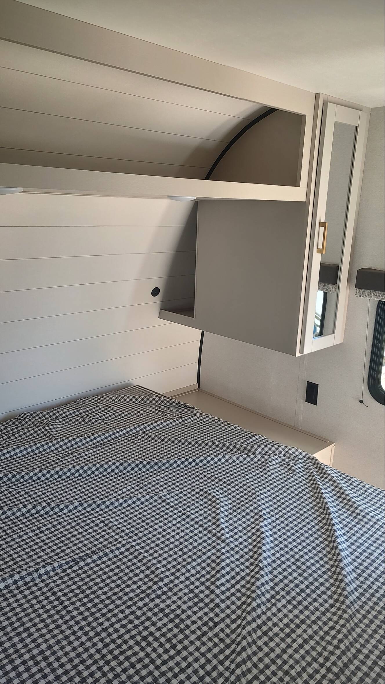 A photo of this 2027 Jayco Jay Flight 261BHS