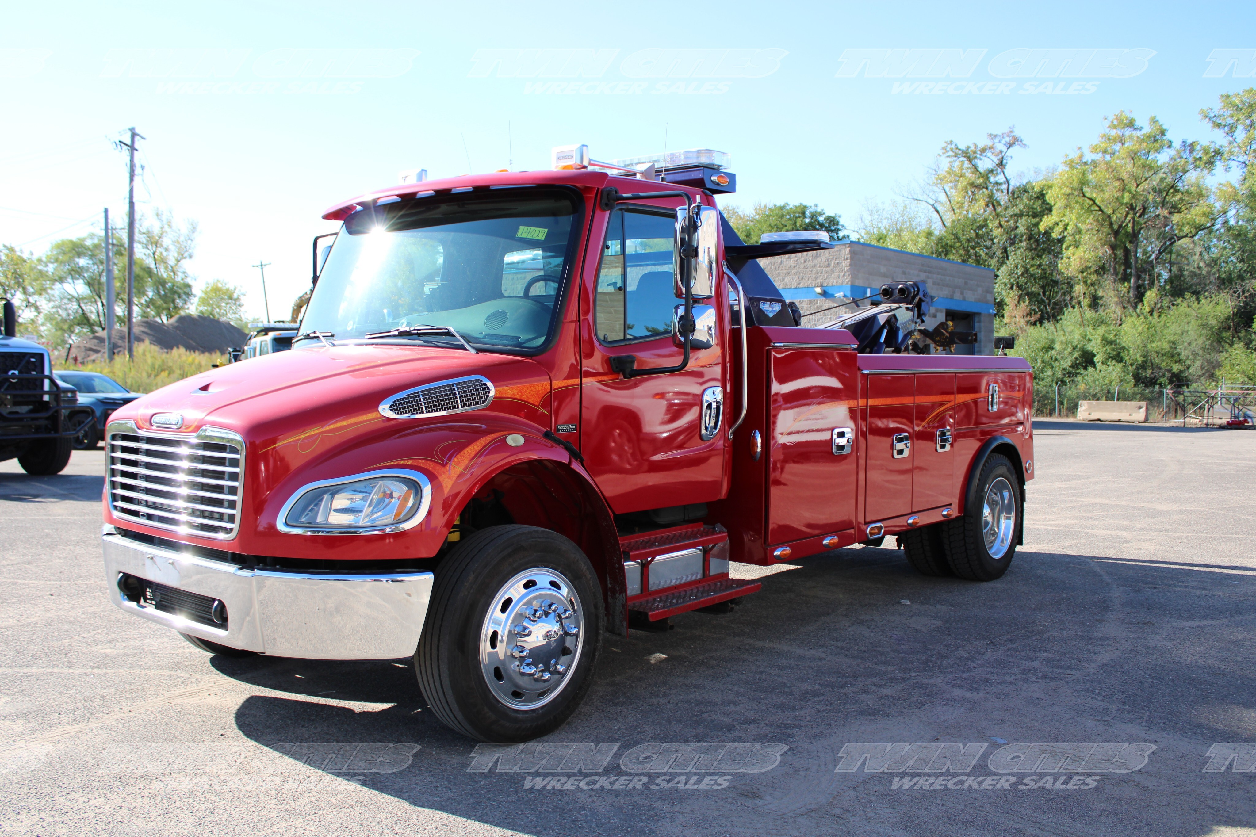 2006 FREIGHTLINER BUSINESS CLASS M2 106 in Saint Paul, MN