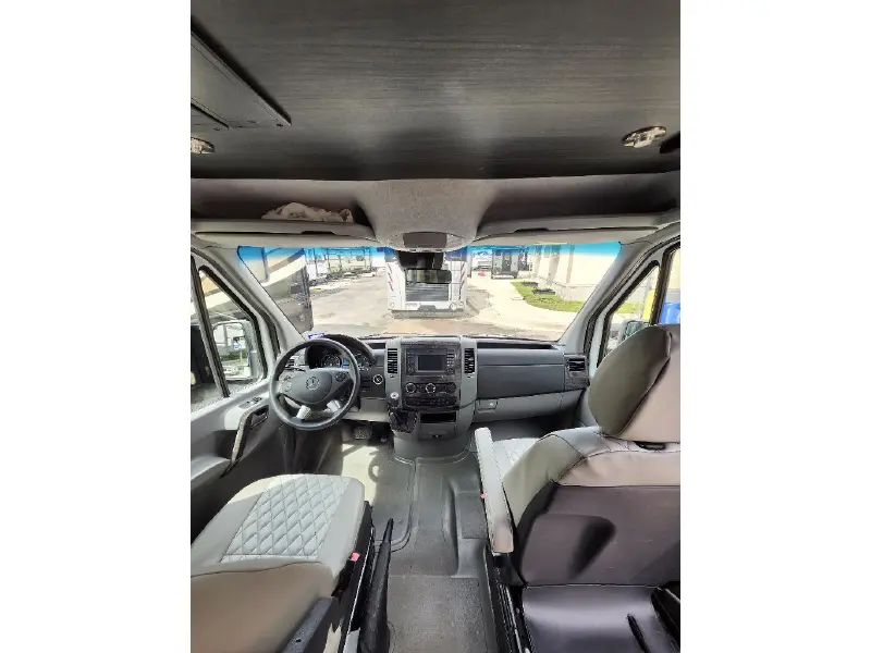 2015 ROADTREK RS ADVENTUROUS xl 3500