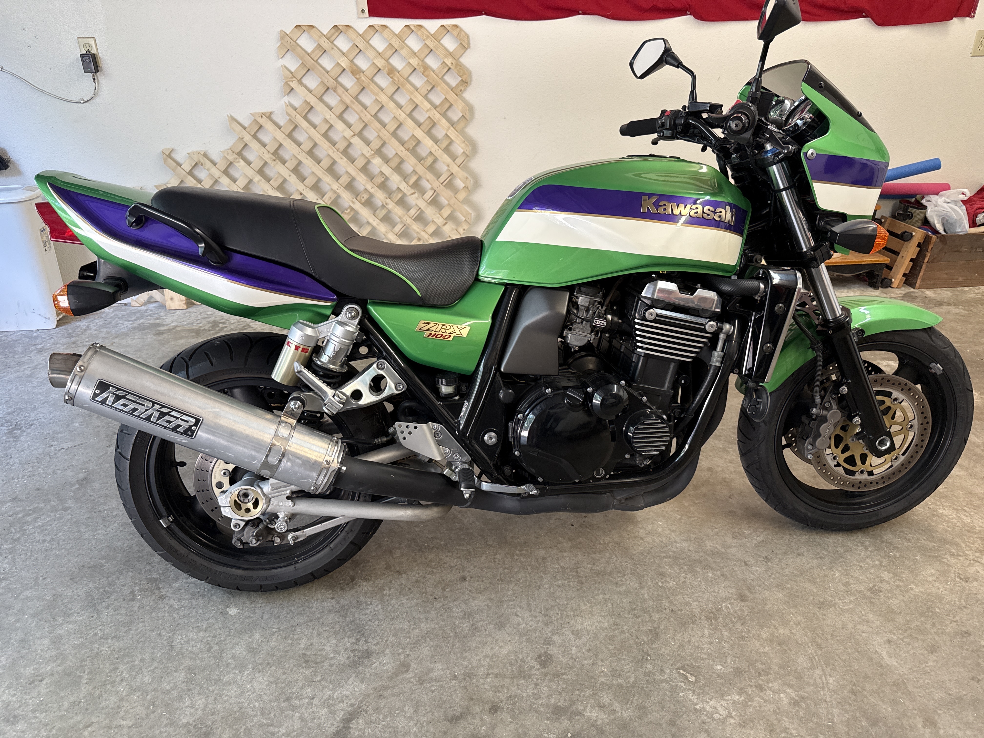 2000 Kawasaki ZRX 1100 1100 in Holly Lake Ranch, TX