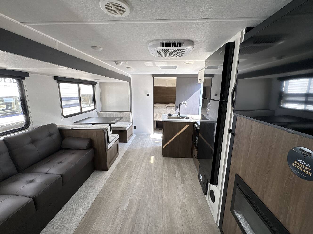 A photo of this 2027 Prime Time Avenger 26DBS