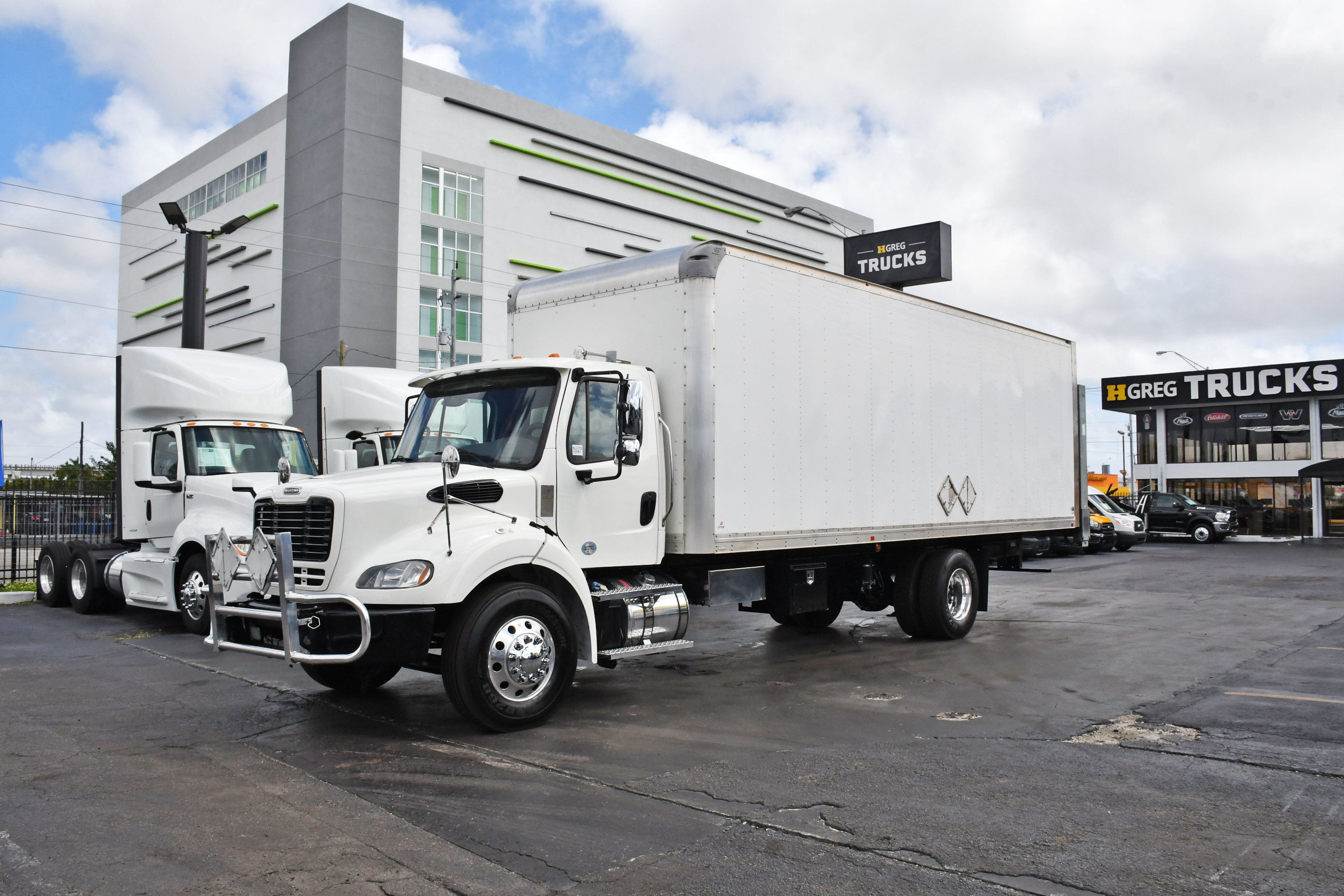 2020 FREIGHTLINER M2 106 in Miami, FL