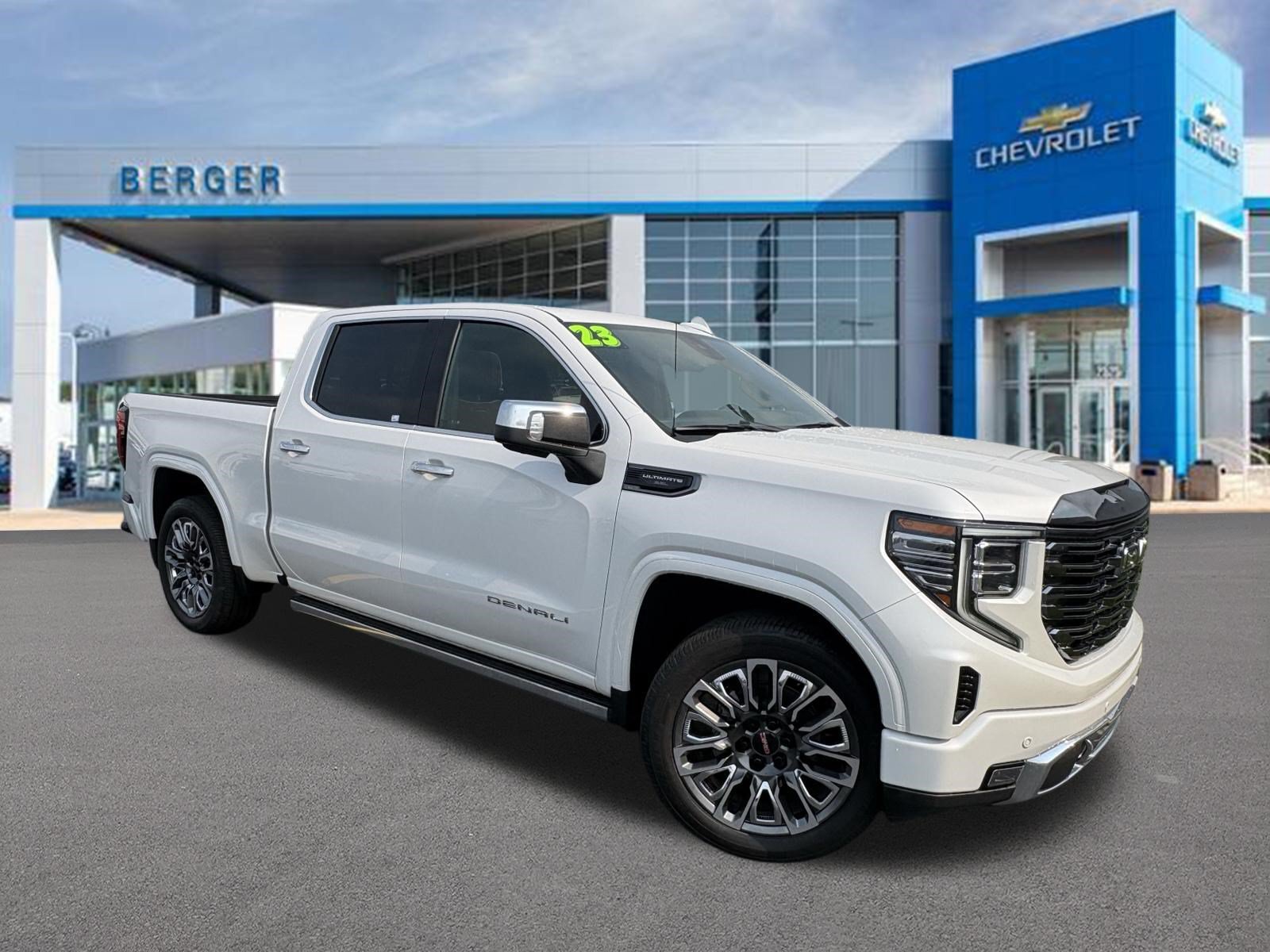 2023 GMC SIERRA in Grand Rapids, MI