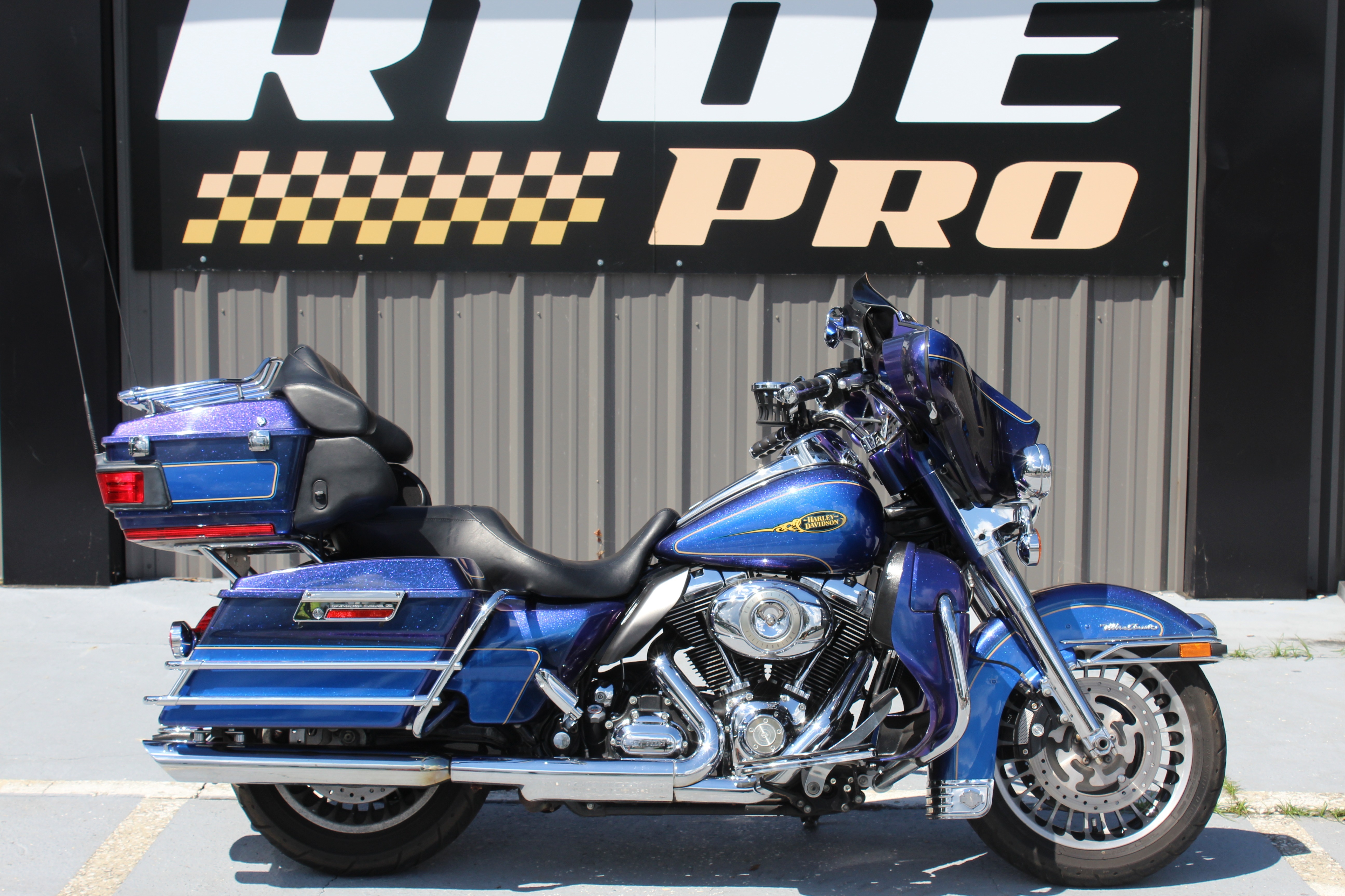 2009 Harley-Davidson Ultra Classic® Electra Glide® ULTRA CLASSIC FLHTCU in Brooksville, FL