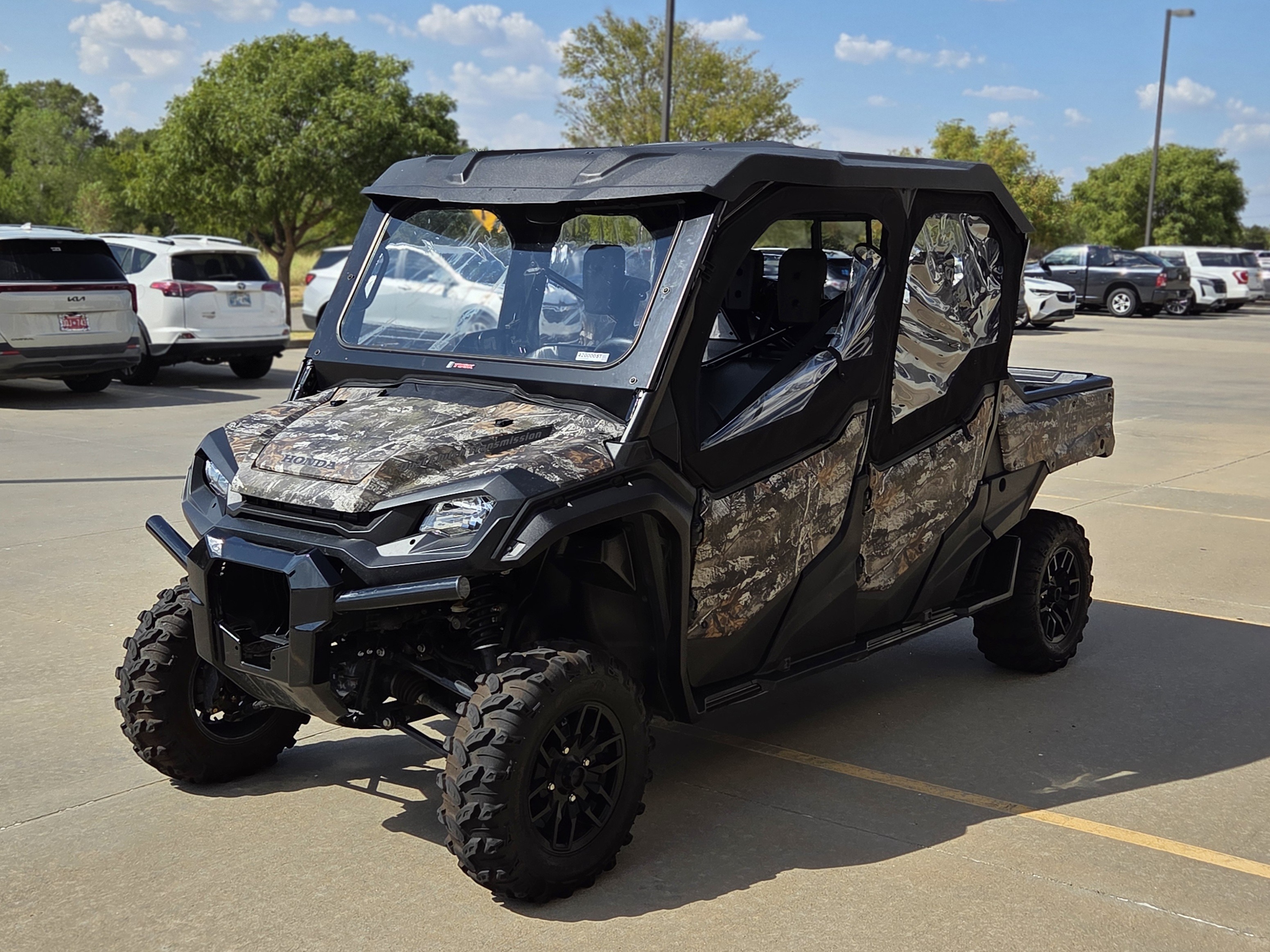 2025 Honda Pioneer 1000-6 Deluxe Crew in norman OK