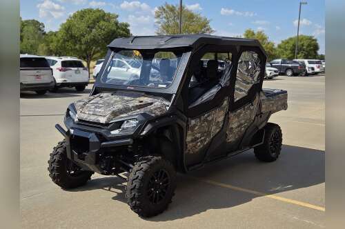 2025 Honda Pioneer 1000-6 Deluxe Crew in norman OK