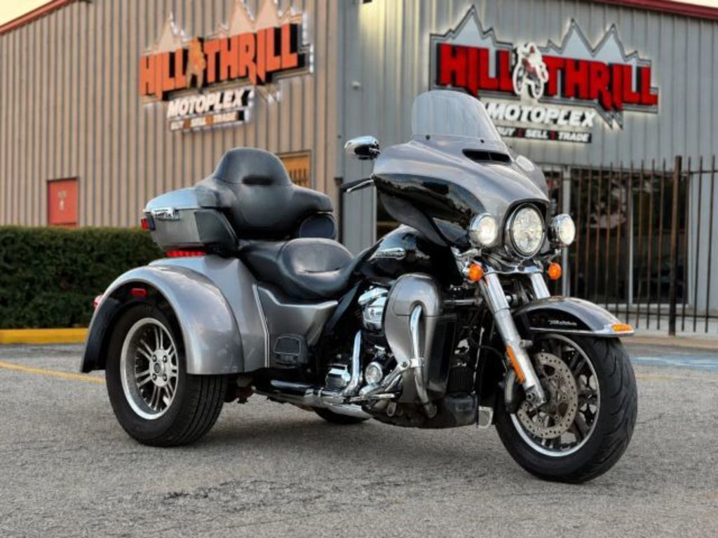 2017 Harley-Davidson FLHTCUTG - Tri Glide Ultra ULTRA CLASSIC in Houston, TX