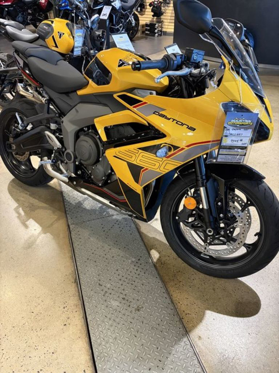 2026 Triumph Daytona 660 Sapphire Black 660 in Bristol, VA