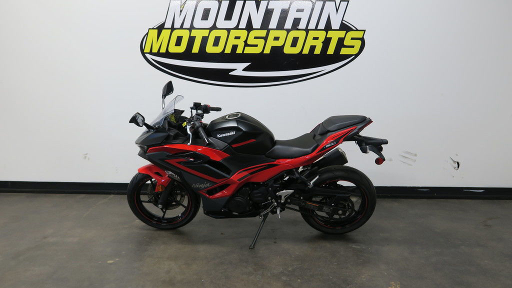2025 Kawasaki Ninja 500 ABS Passion Red/Metallic Flat Spark Black ABS in Greeneville, TN