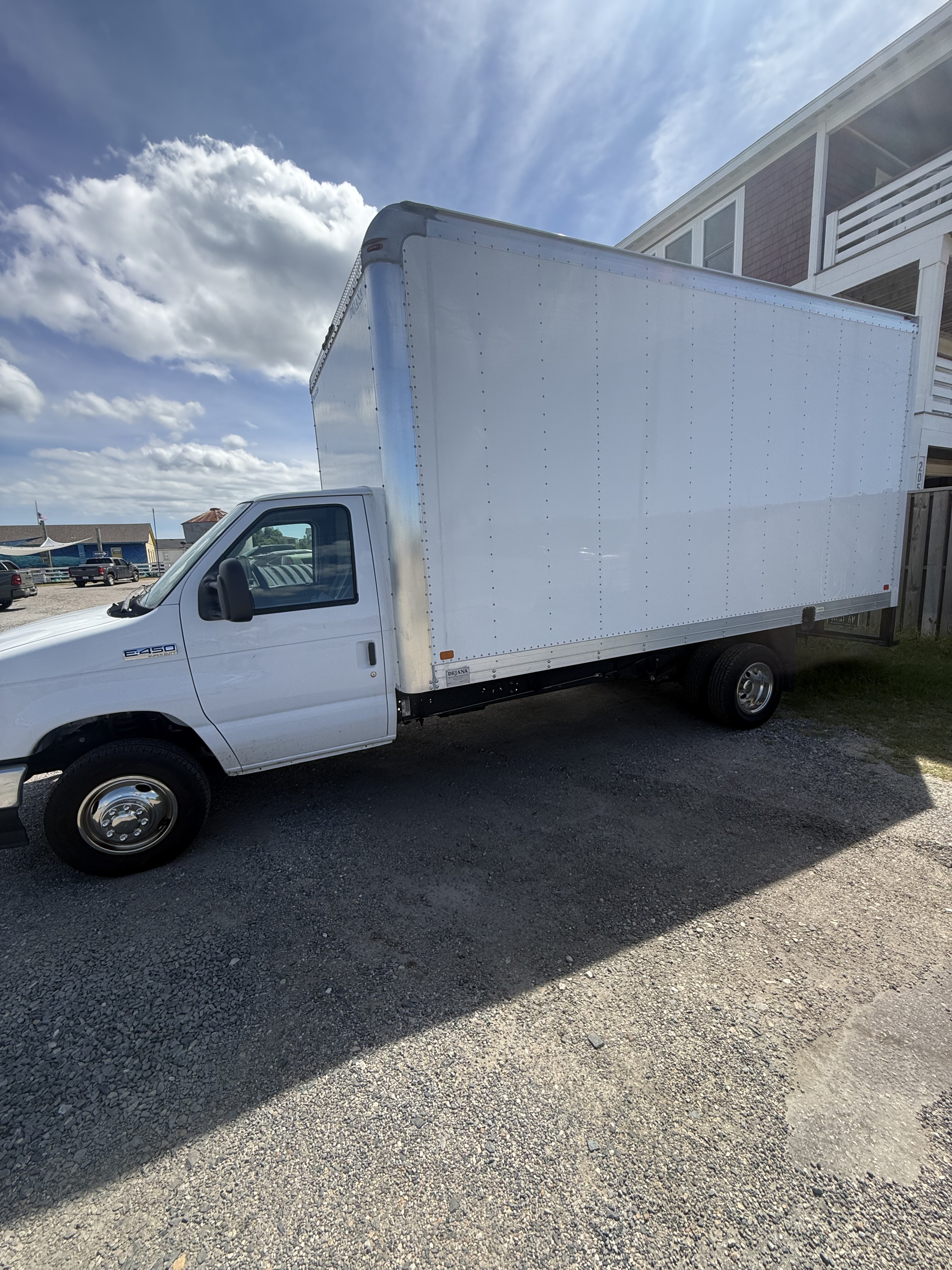 2024 FORD E450 in Kitty Hawk, NC
