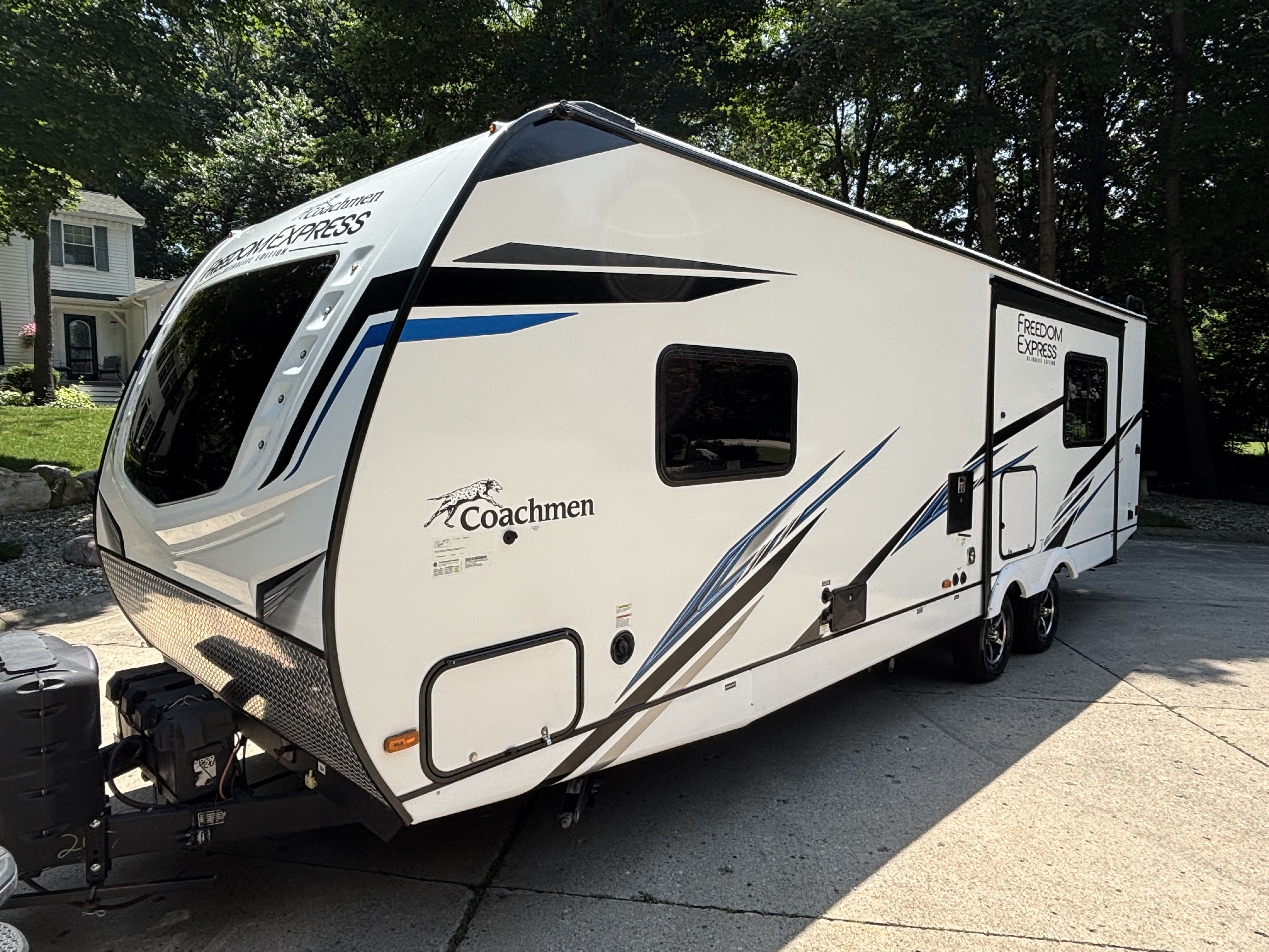 2023 Coachmen FREEDOM EXPRESS ULTRA LITE 274RKS in lafayette IN