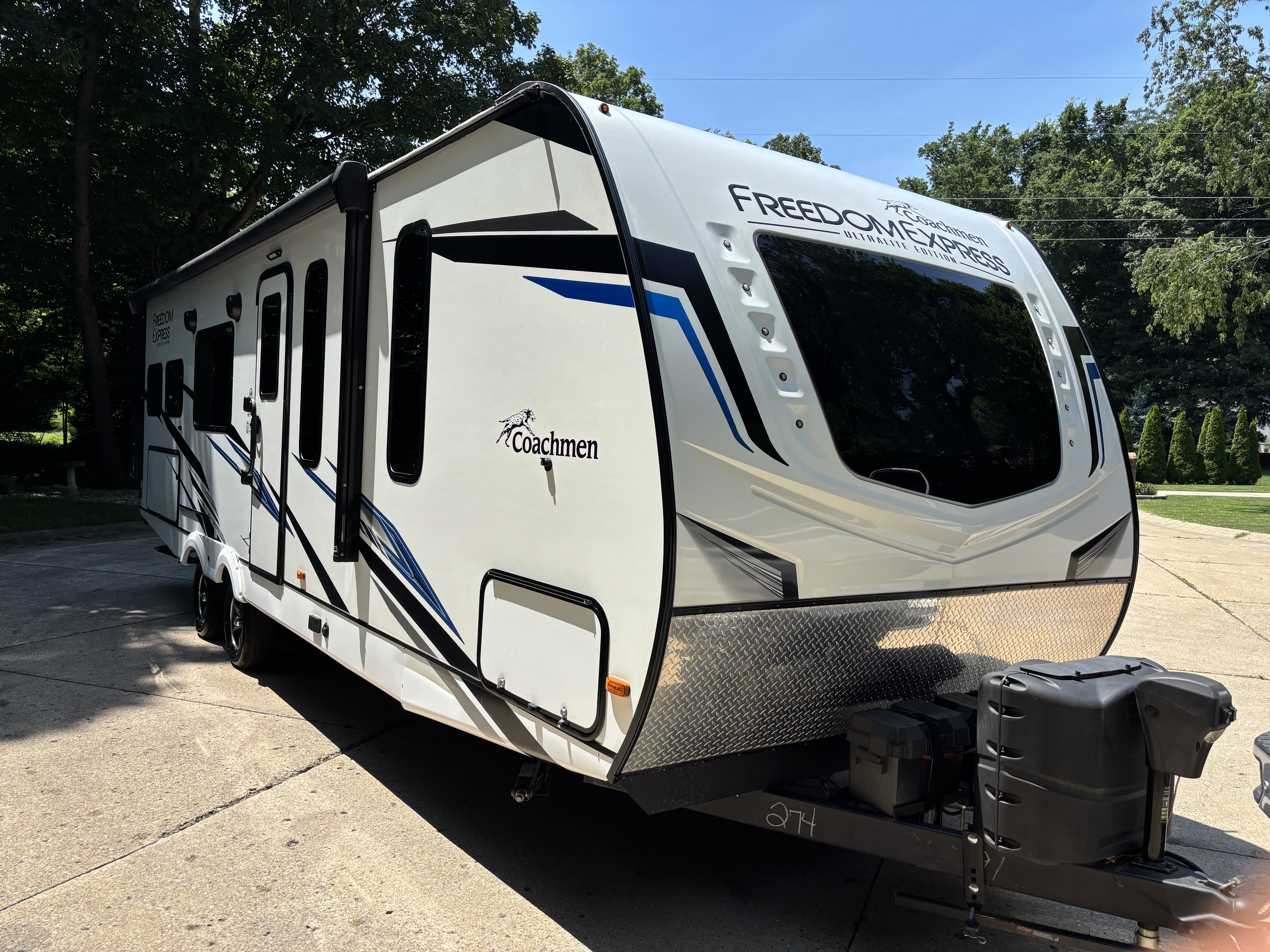 2023 Coachmen FREEDOM EXPRESS ULTRA LITE 274RKS in lafayette IN