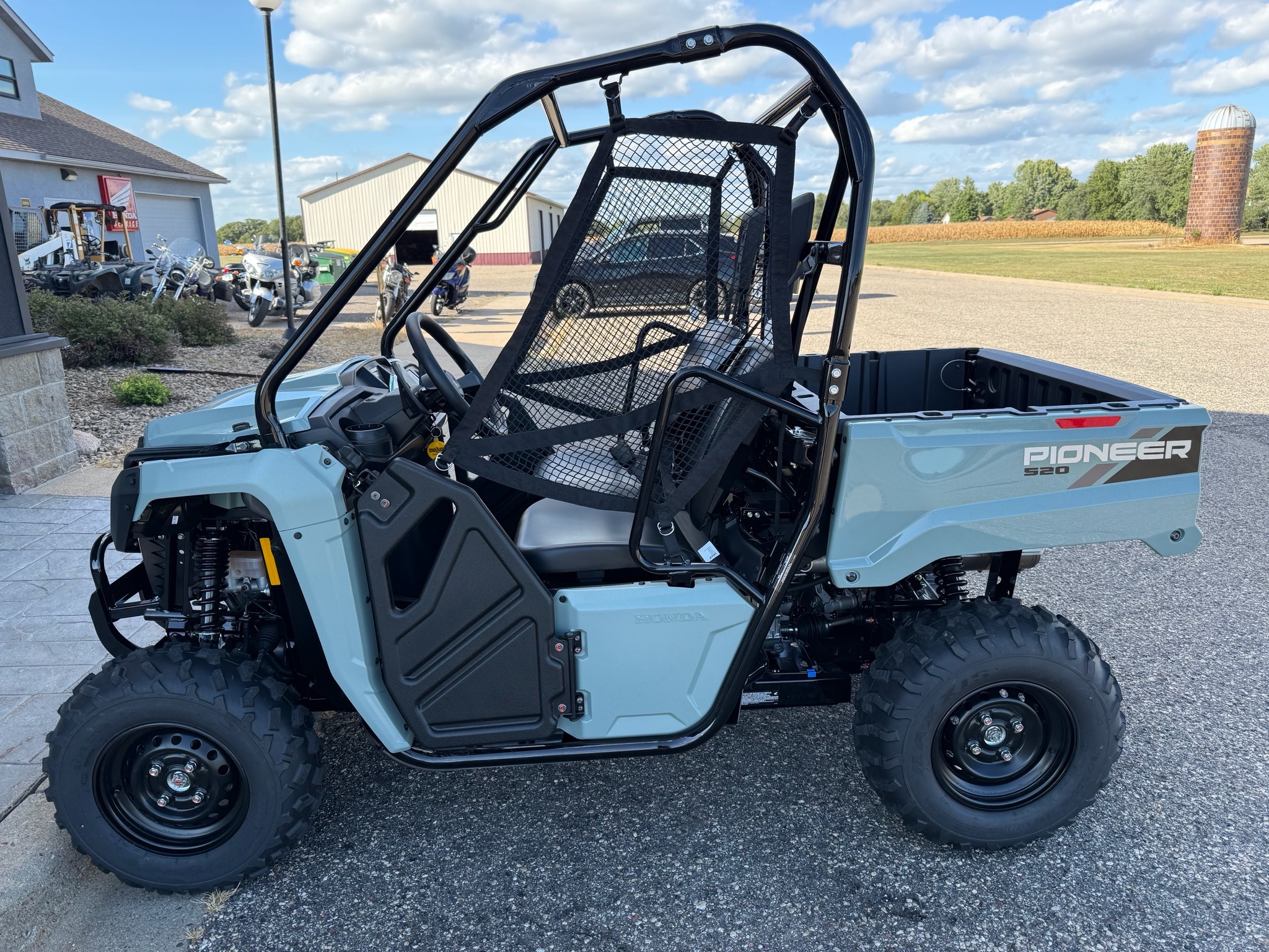 2026 Honda Pioneer 520 BASE in belle plaine MN