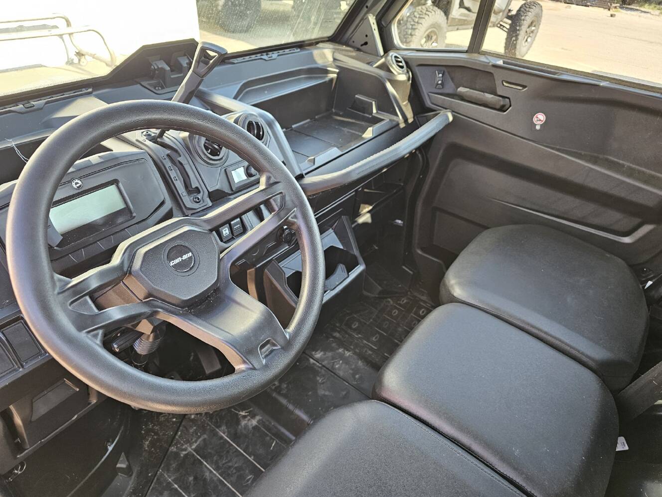 A photo of this 2026 Can-Am Defender MAX DPS CAB HD10