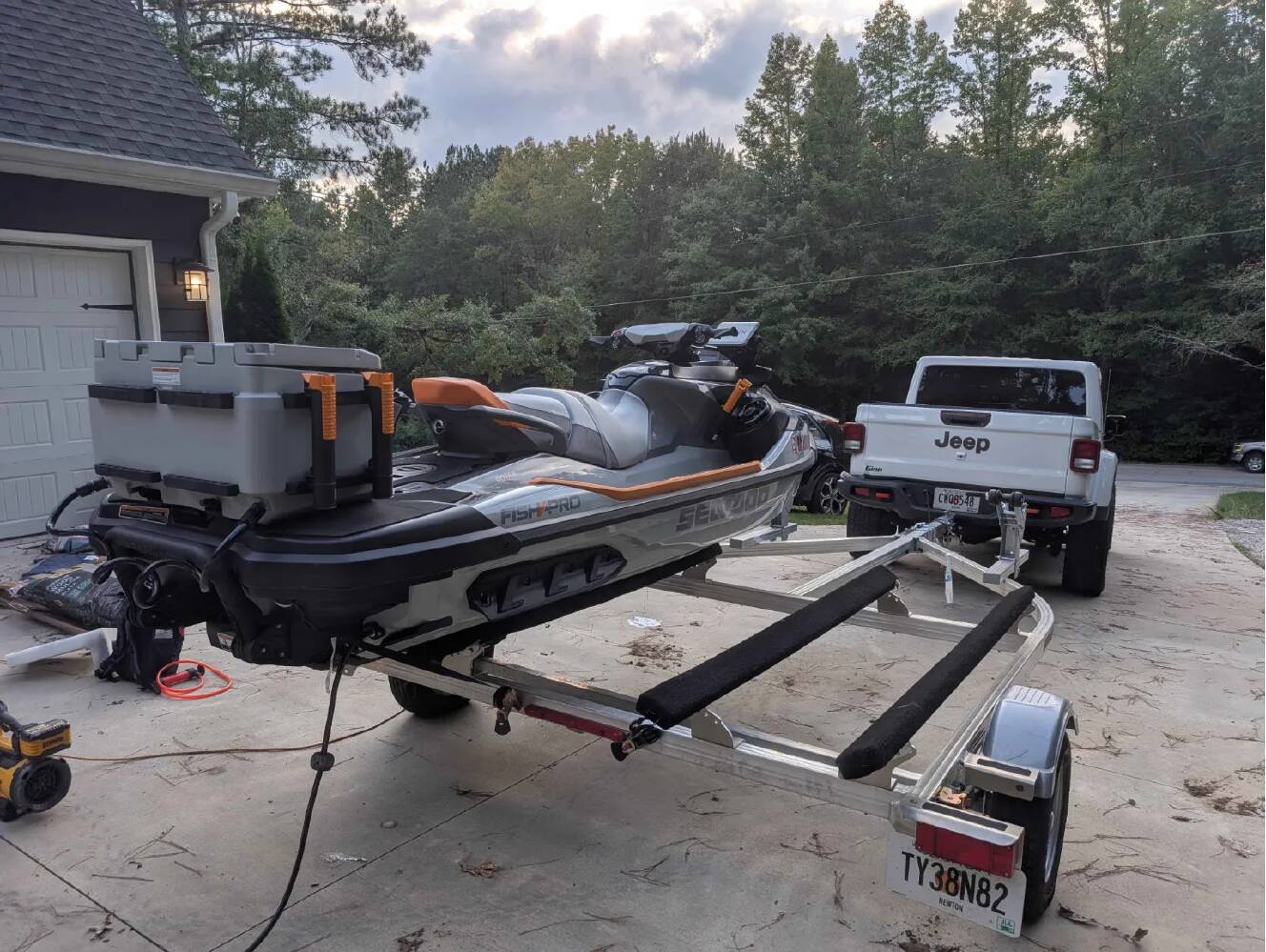 A photo of this 2025 Sea-Doo FISH PRO TROPHY 170