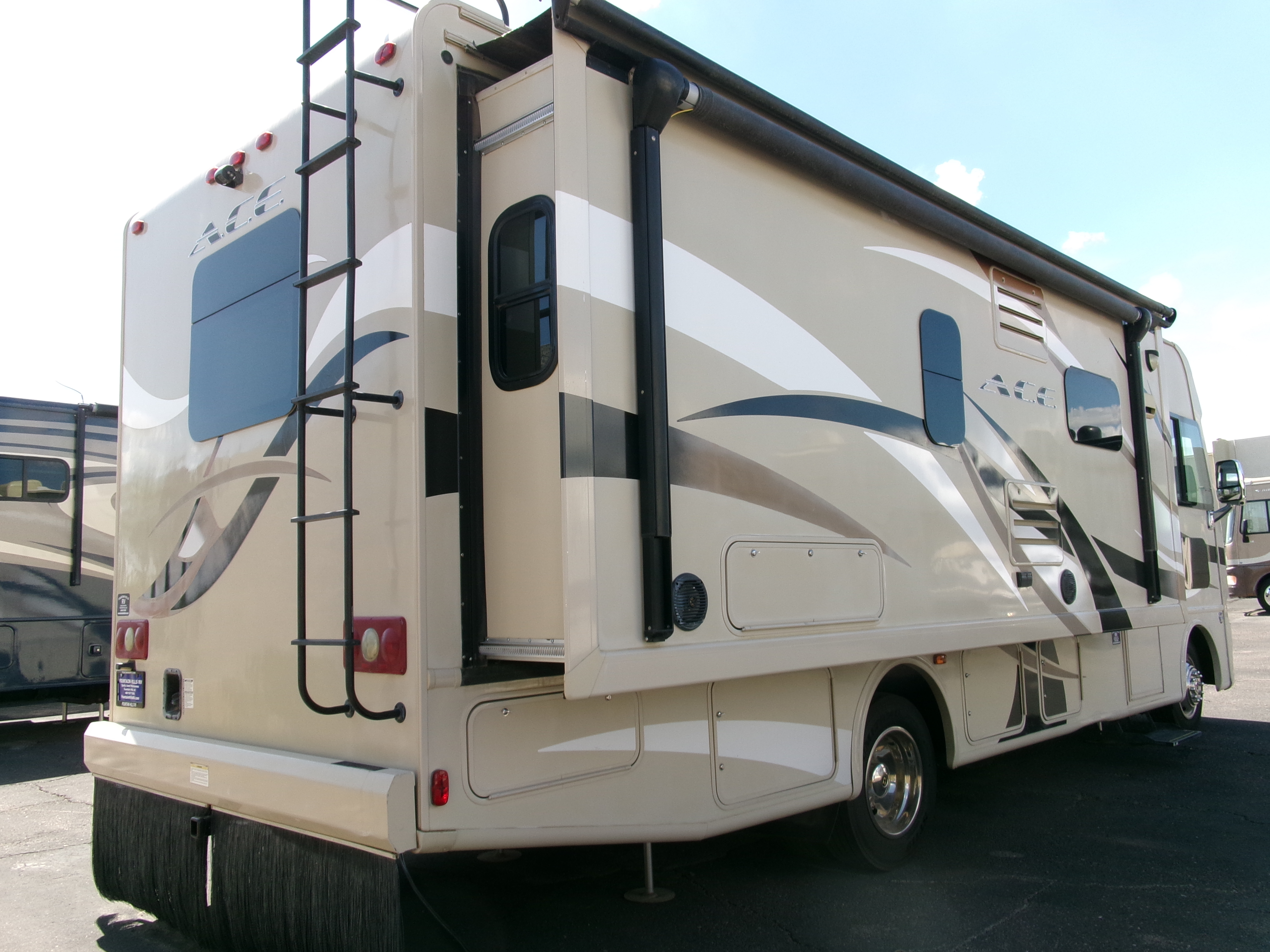 【最終価格】新品未使用2014シーズン ホーム フォルラン L 2014 Thor Motor Coach A.c.e. 27.1 RVs for sale - RV Trader
