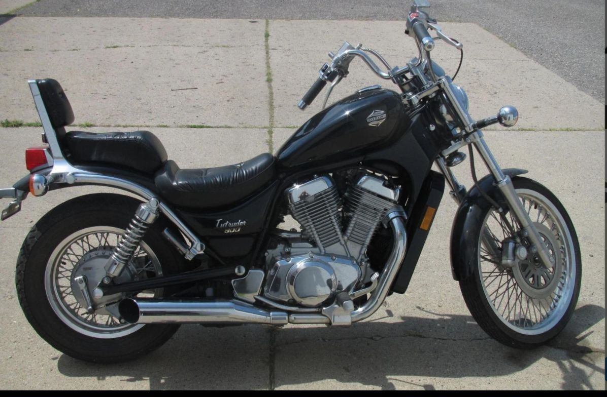 1996 Suzuki INTRUDER 800 800 in Lansing, MI