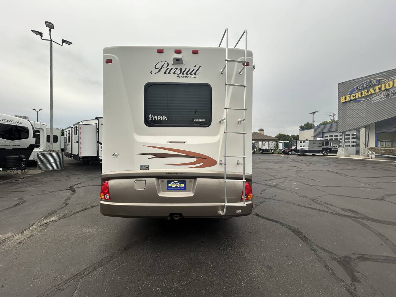 A photo of this 2007 Georgie Boy Pursuit 3540DS