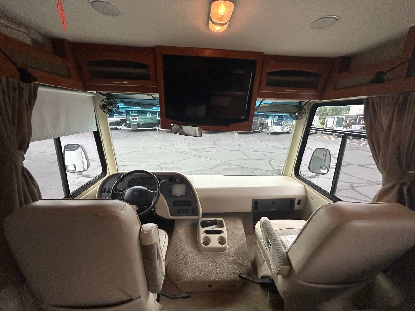 A photo of this 2007 Georgie Boy Pursuit 3540DS