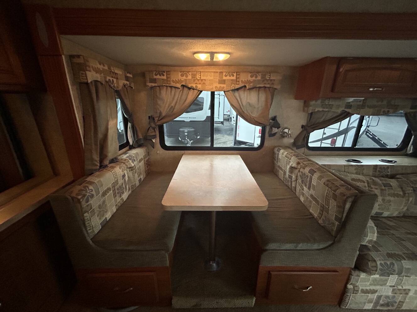 A photo of this 2007 Georgie Boy Pursuit 3540DS