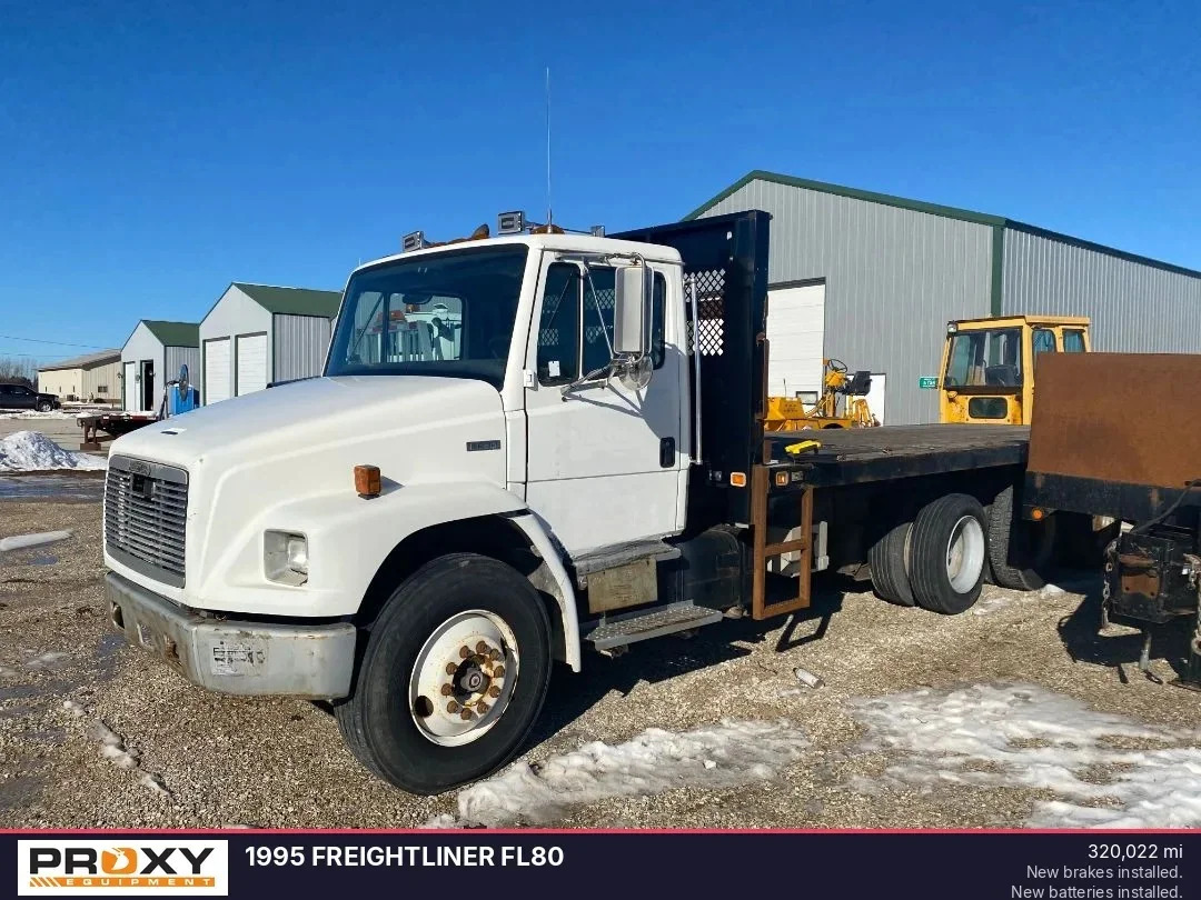 1995 FREIGHTLINER FL80 in Green Bay, WI