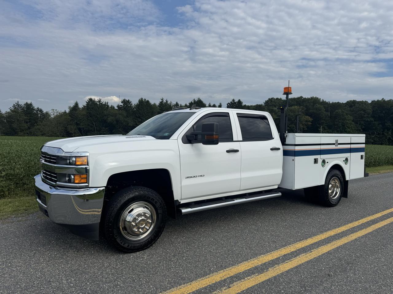 2015 CHEVROLET Silverado 3500HD Built After Aug 14 in Orefield, PA
