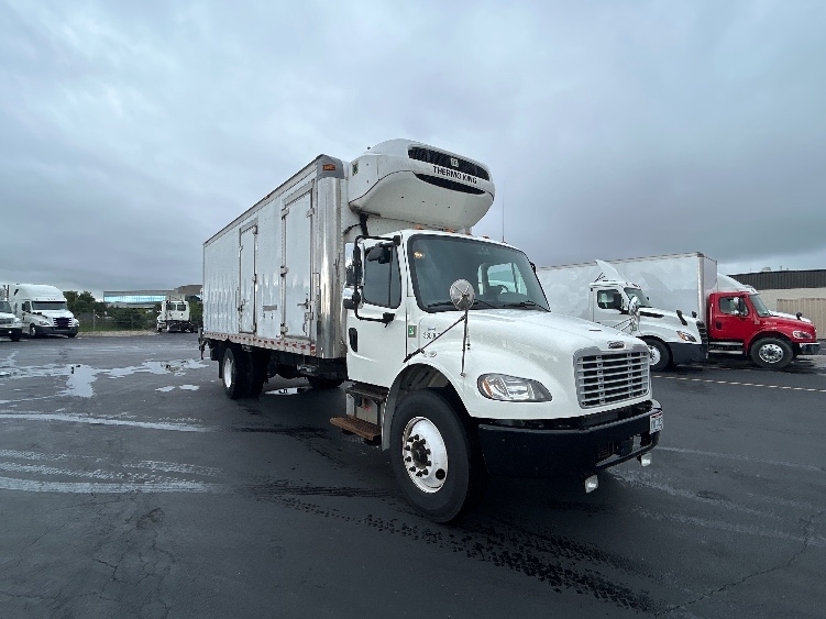 2020 FREIGHTLINER BUSINESS CLASS M2 106 in Columbus, OH