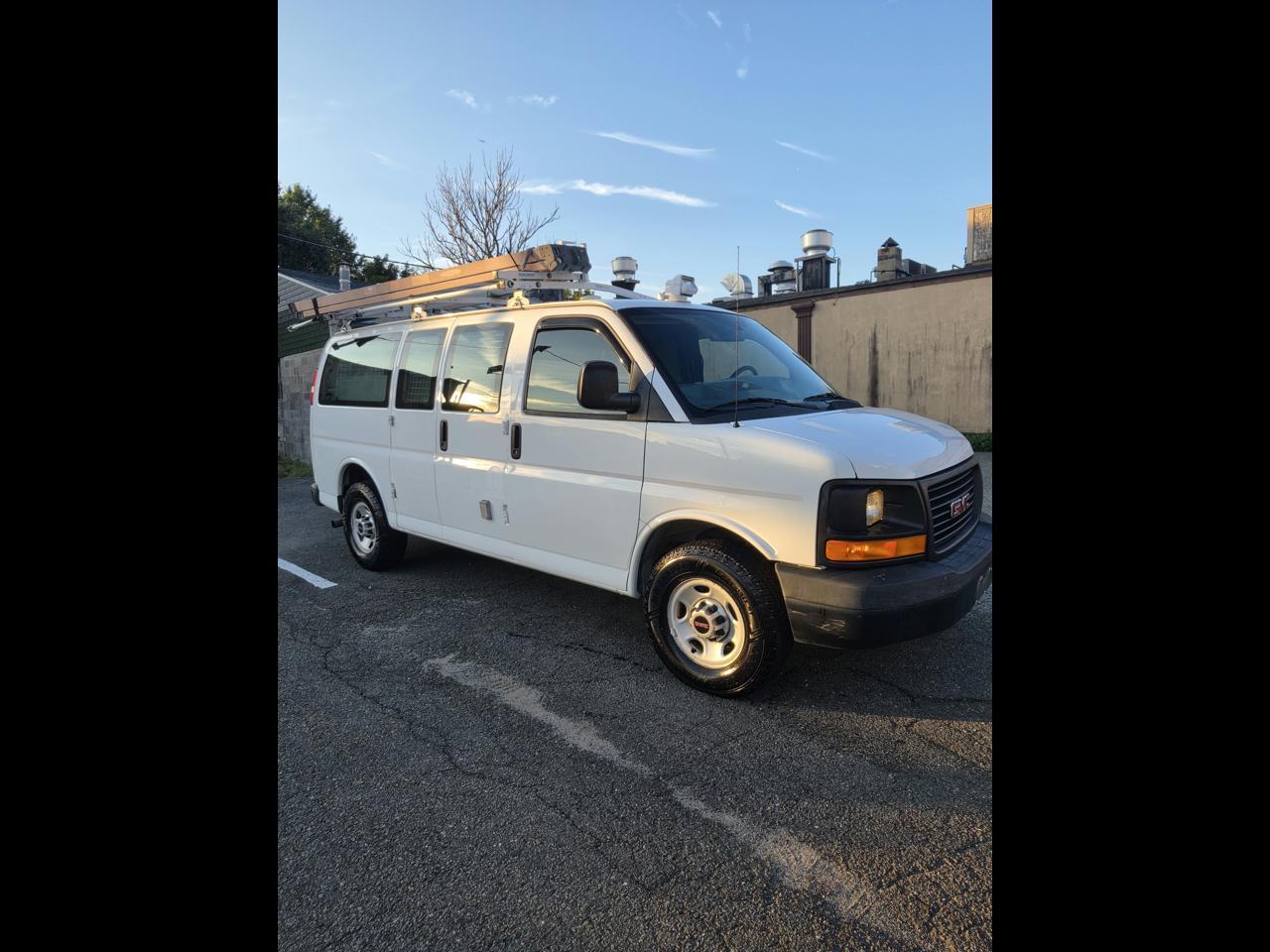 2015 GMC SAVANA in Haskell, NJ