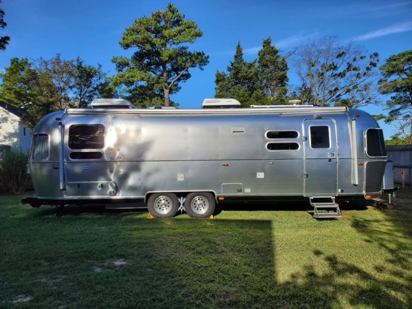 A photo of this 2021 Airstream Globetrotter 30RB Twin