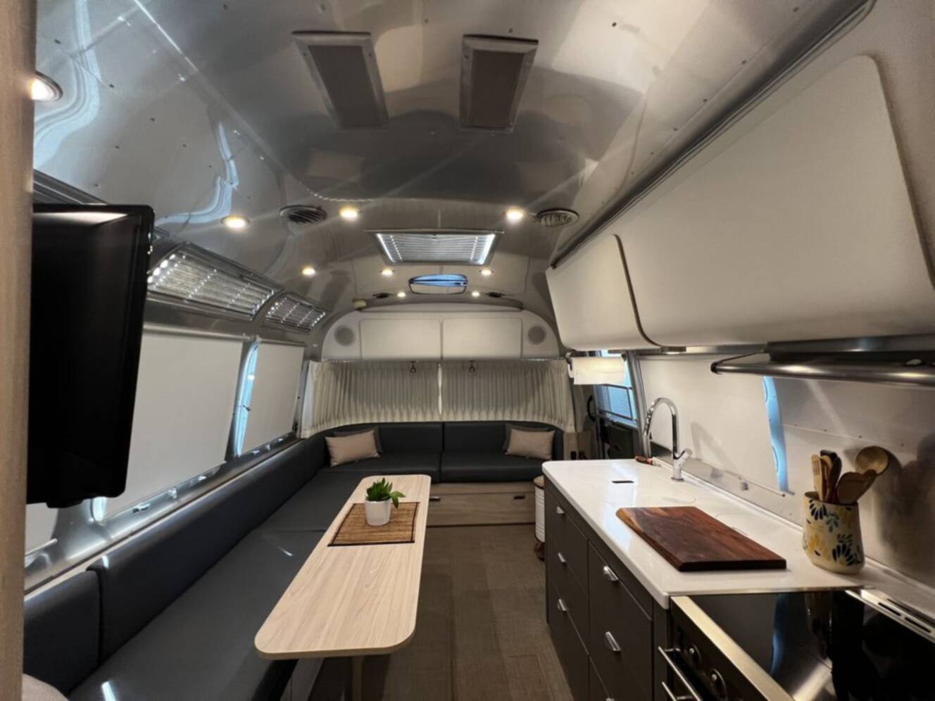 A photo of this 2021 Airstream Globetrotter 30RB Twin