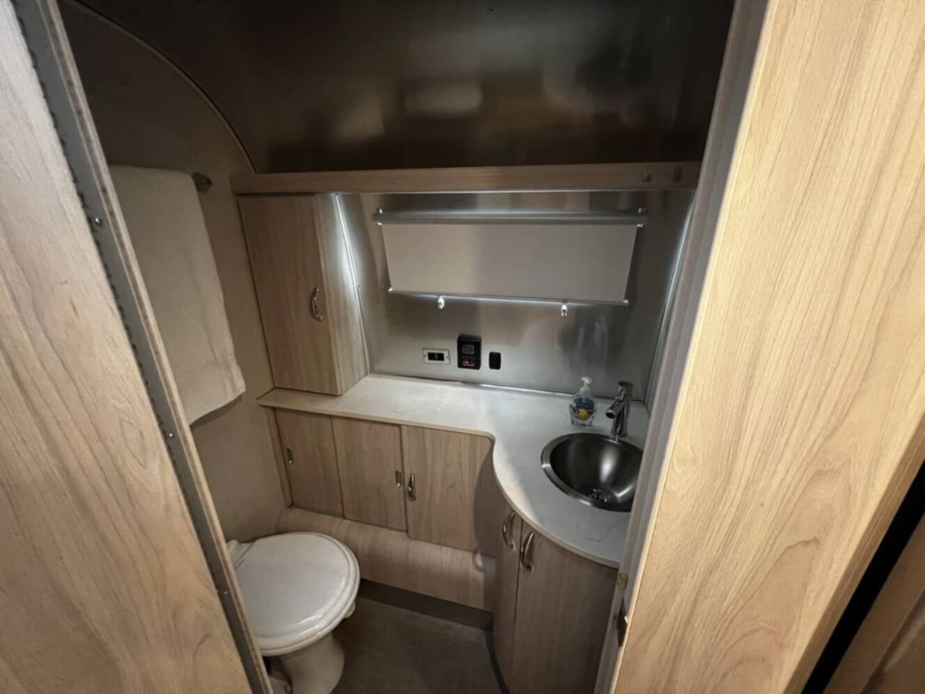 A photo of this 2021 Airstream Globetrotter 30RB Twin