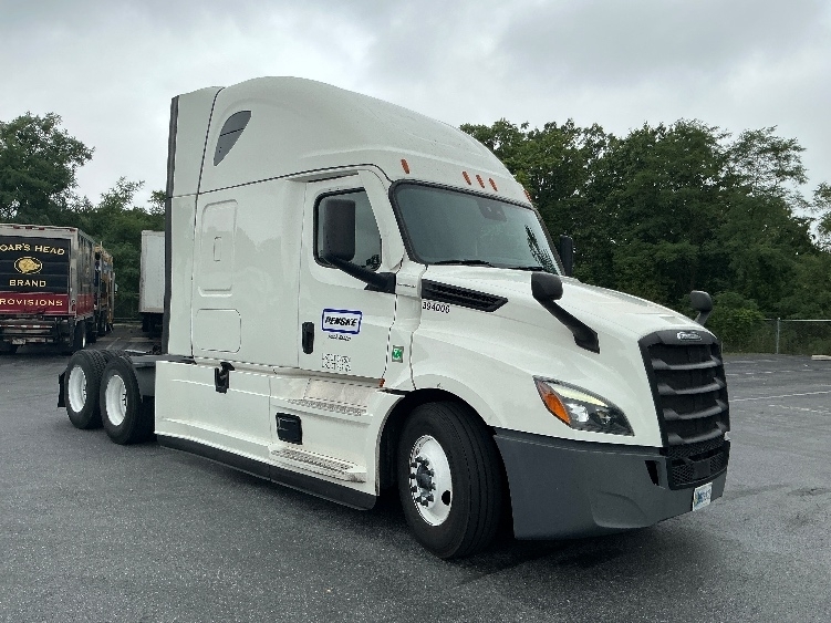 2022 FREIGHTLINER CASCADIA 126 in La Mirada, CA