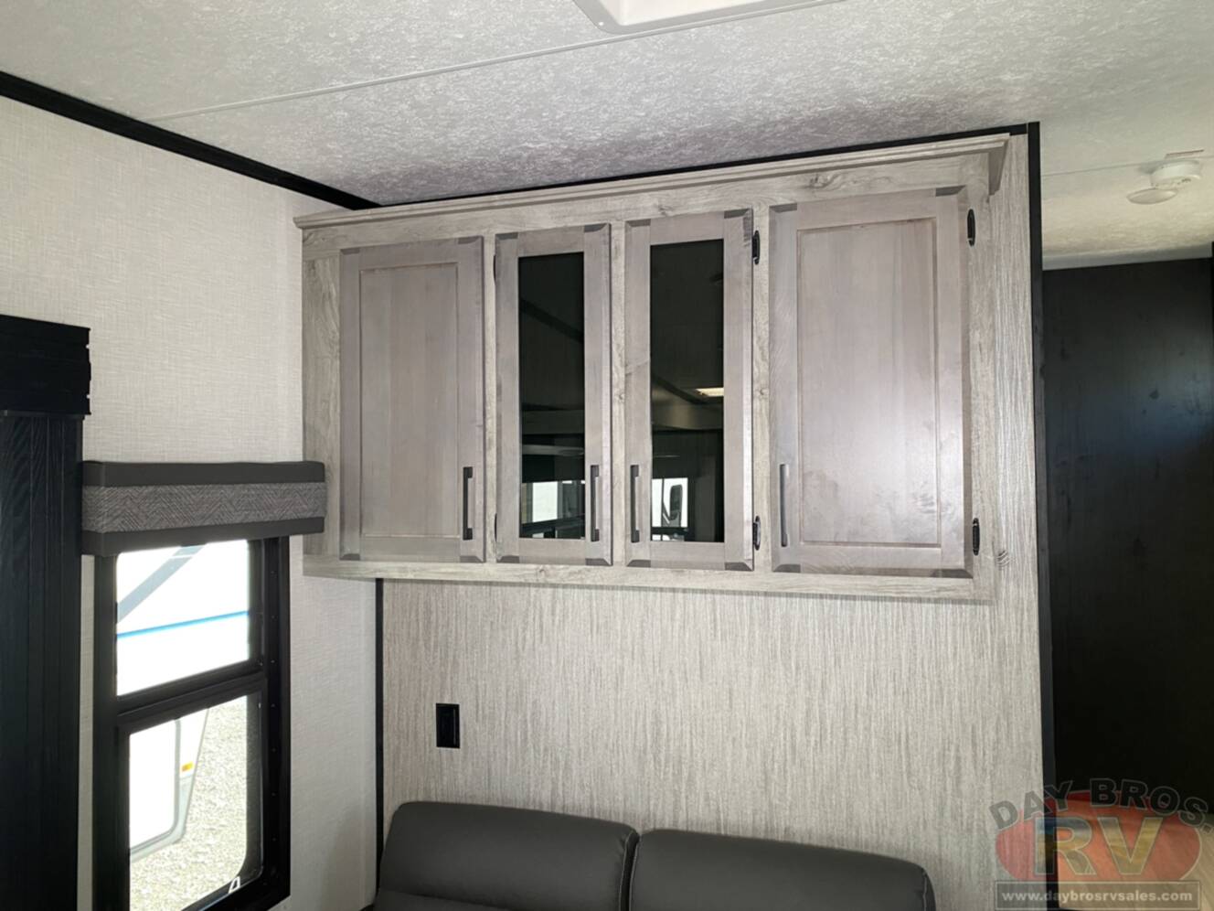 A photo of this 2023 Kz Durango D321RKT