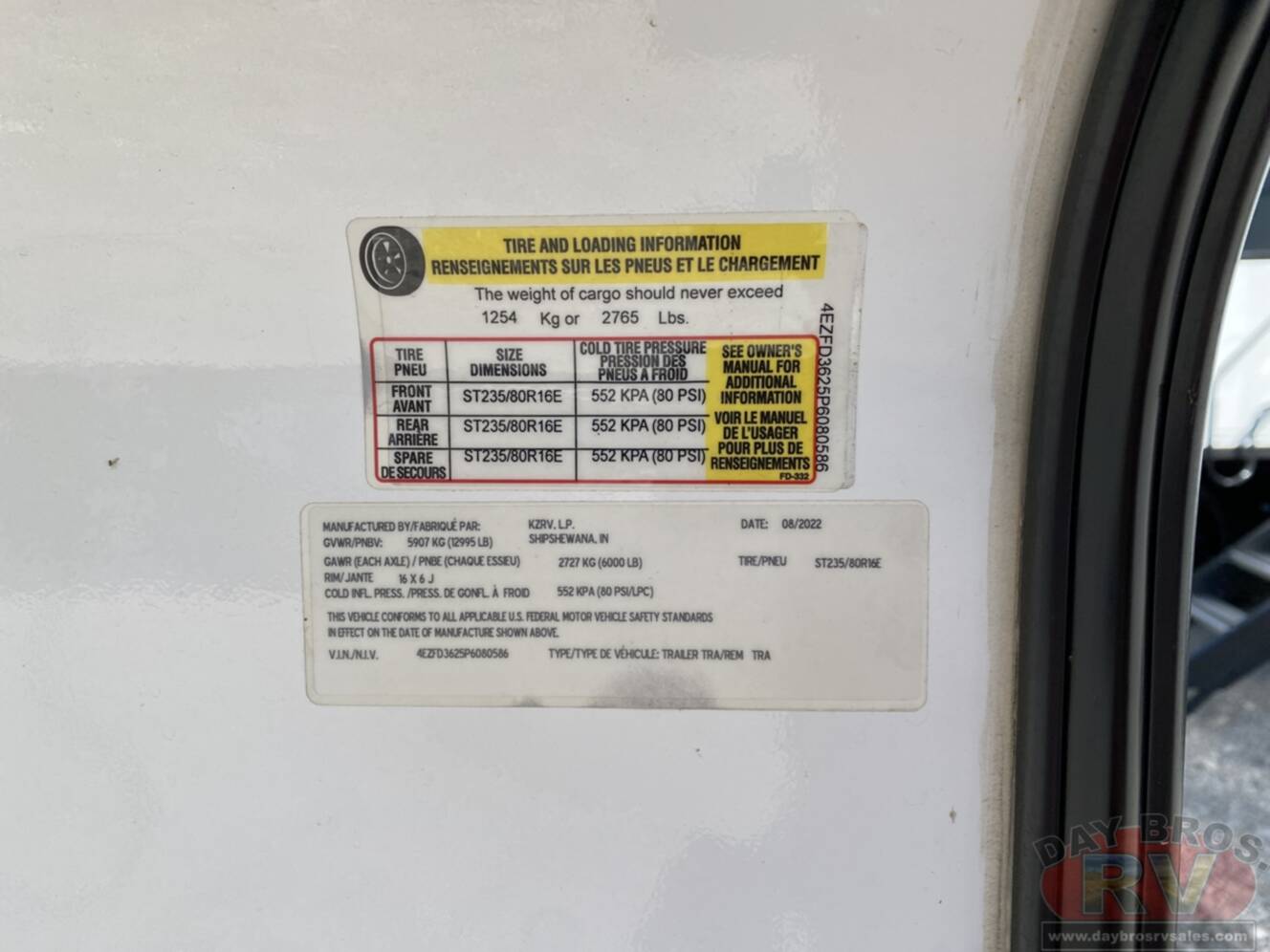 A photo of this 2023 Kz Durango D321RKT