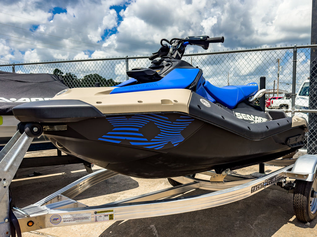 2025 Sea-Doo Spark Trixx for 3 Rotax® 900 ACE - 90 iBR and Au Three Seater jet ski
