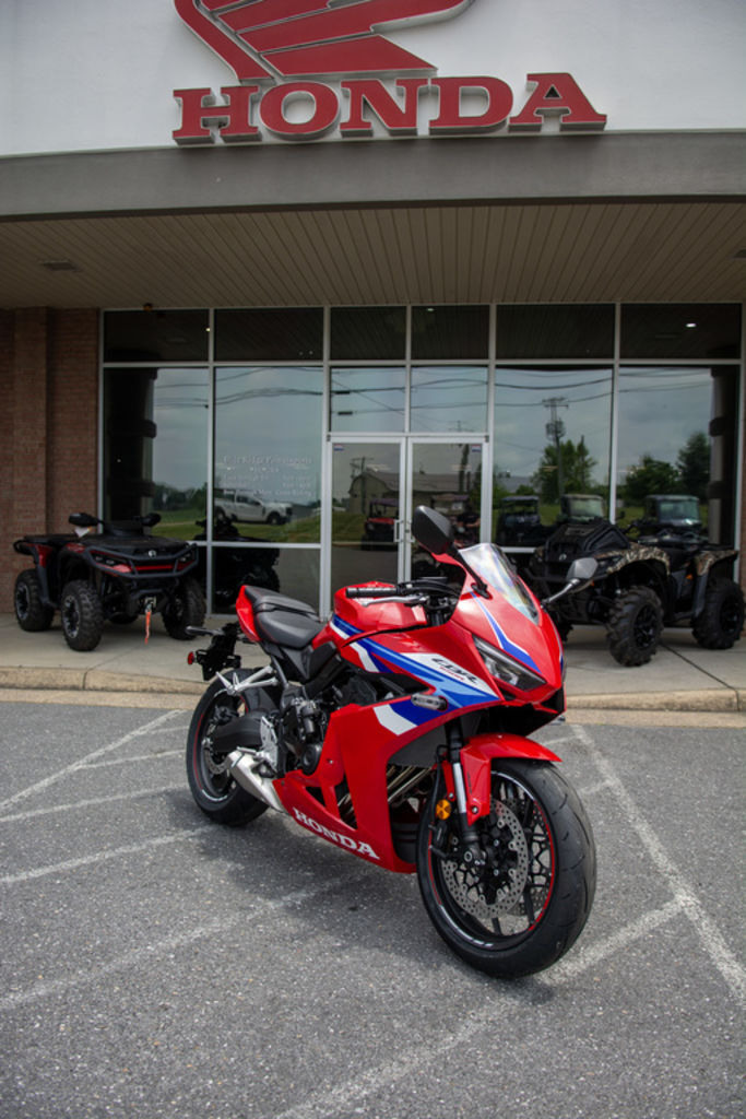 2026 Honda® CBR650R E-Clutch BASE in Harrisonburg, VA
