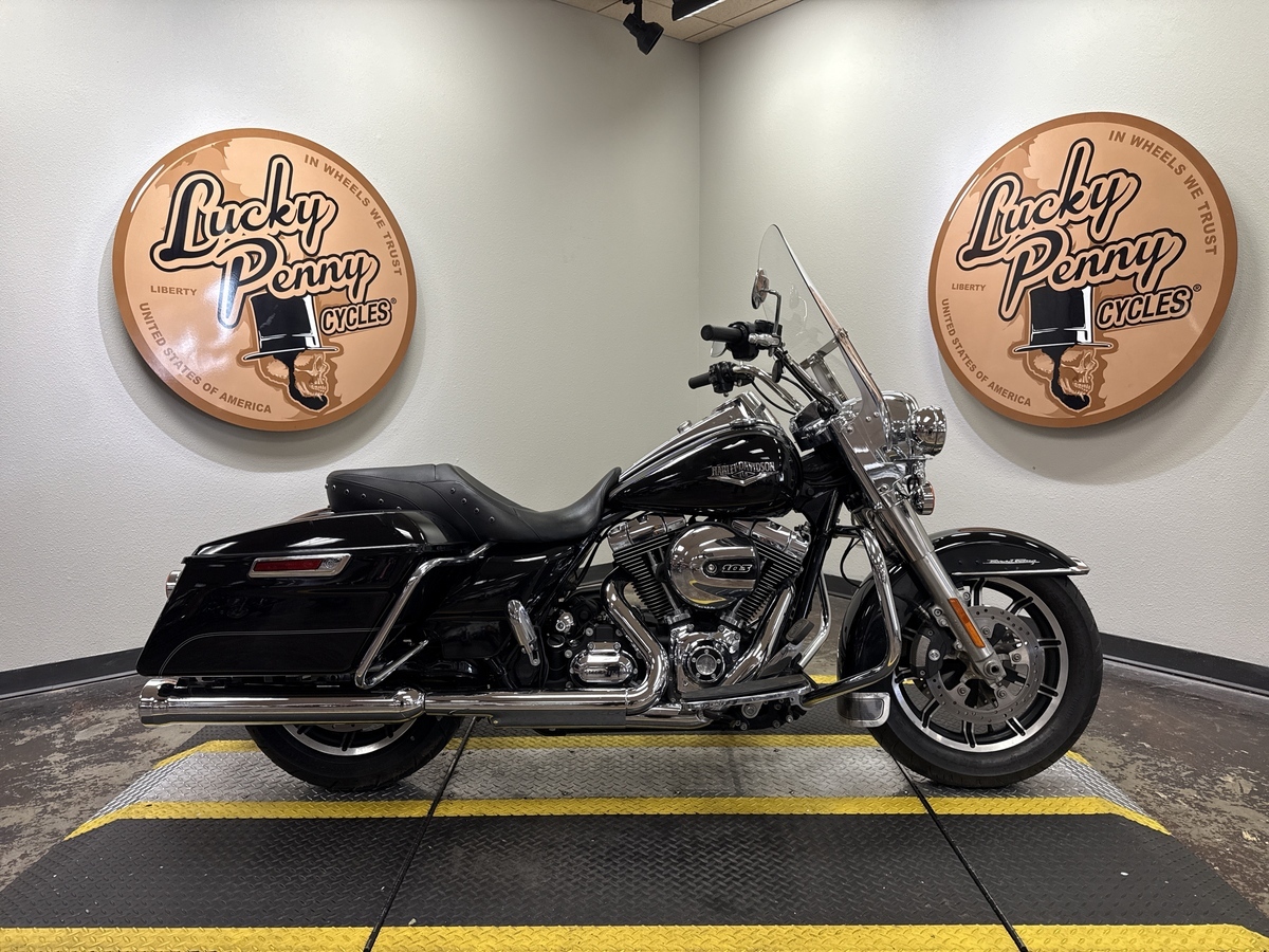 2016 Harley-Davidson ROAD KING in Bedford, TX