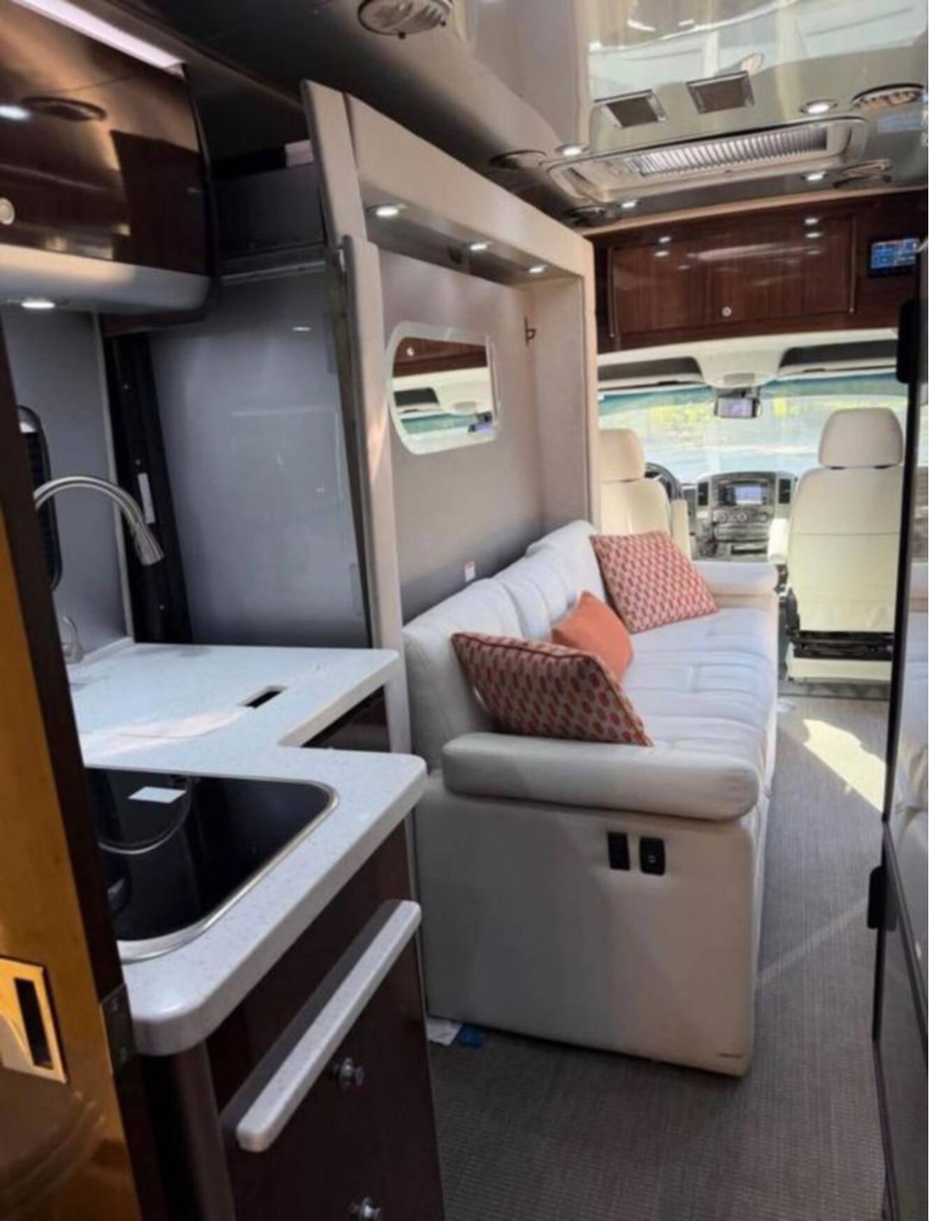 A photo of this 2019 Airstream Atlas Atlas Murphy Suite