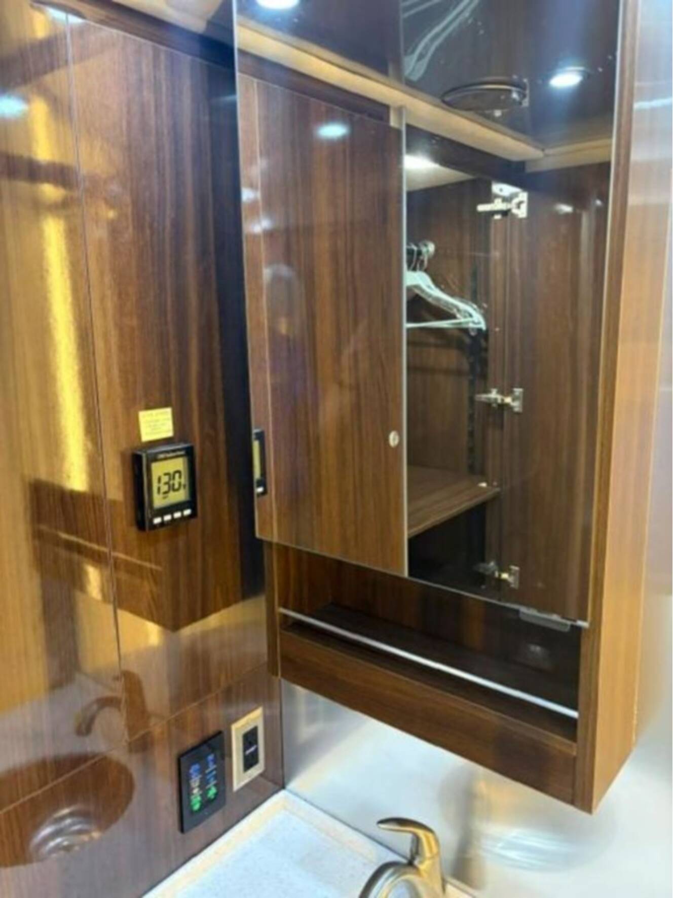 A photo of this 2019 Airstream Atlas Atlas Murphy Suite